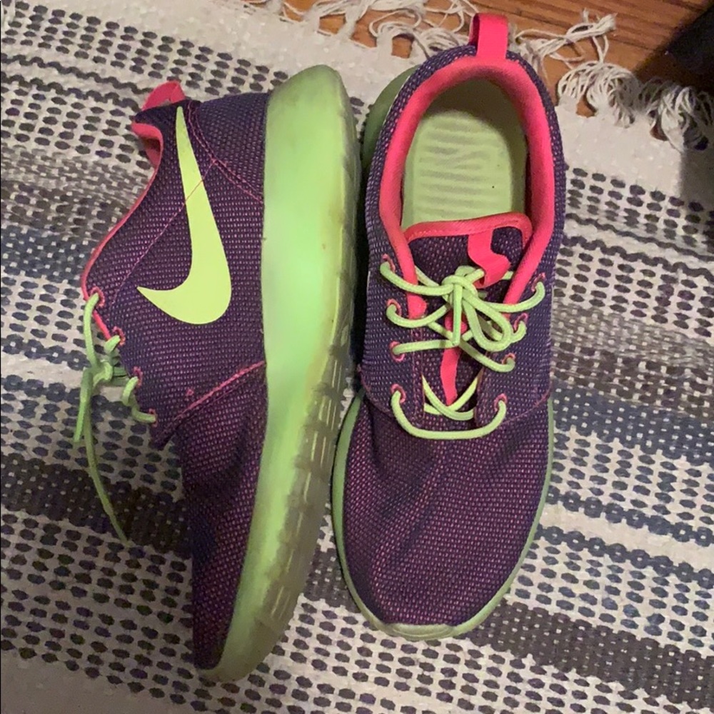 Running shoes